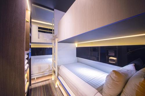 CUBE Boutique Capsule Hotel @ Chinatown
