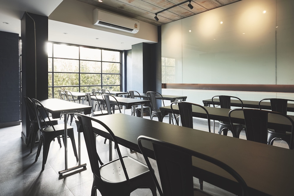 Theorie Hotel Sukhumvit by Tolani