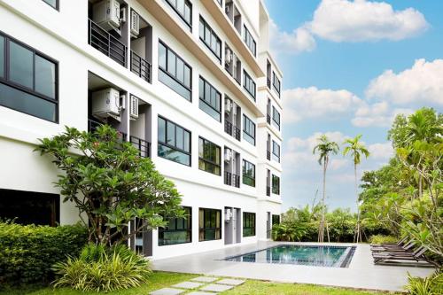 S4 Naiyang Beach Phuket