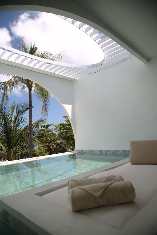 SALA Samui Chaweng Beach Resort