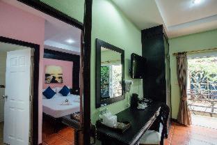 ARK Bar Beach Resort