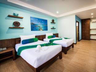 ARK Bar Beach Resort