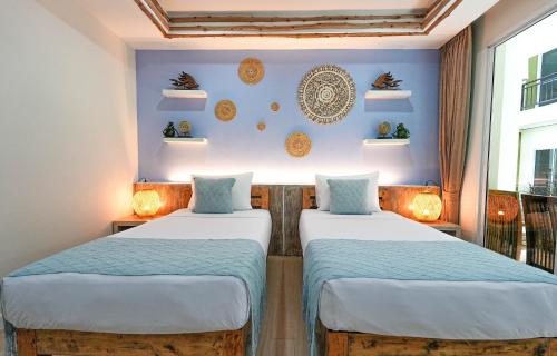 ARK Bar Beach Resort