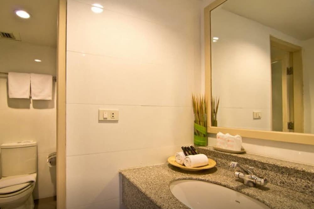 Sunshine Vista Hotel