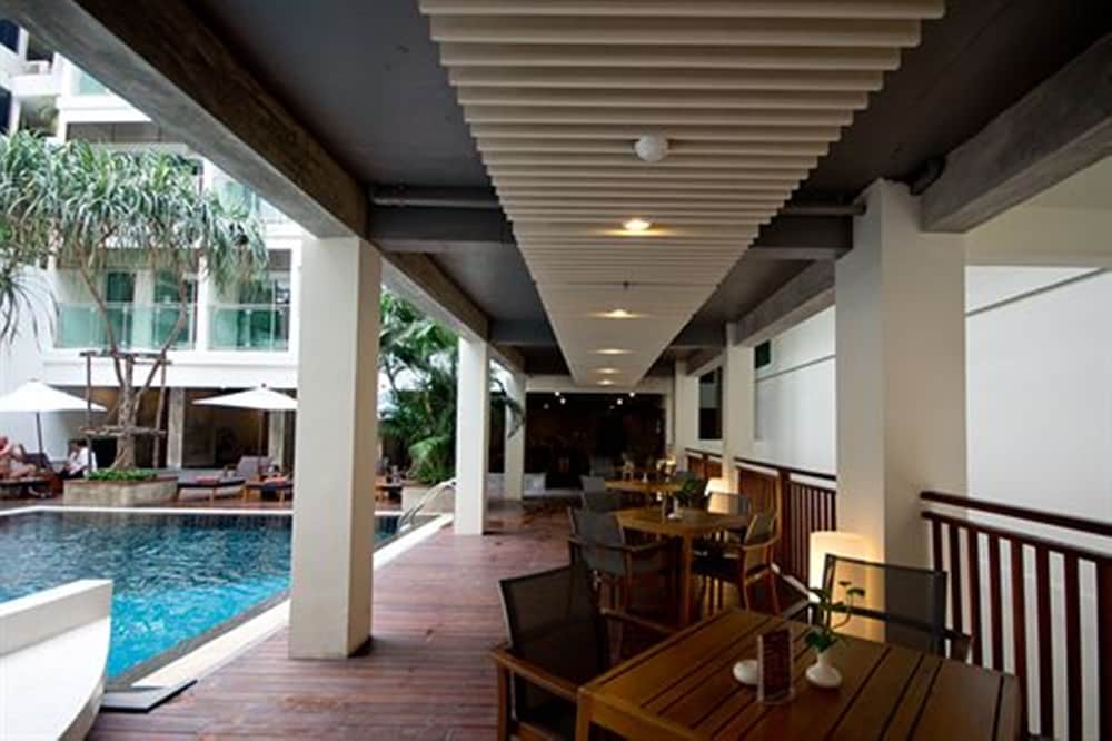 Sunshine Hotel & Residences