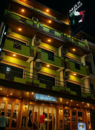 Max Hotel