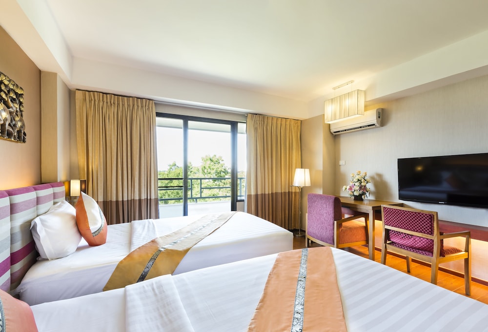 ASIA HOTELS GROUP POONPETCH CHIANG MAI