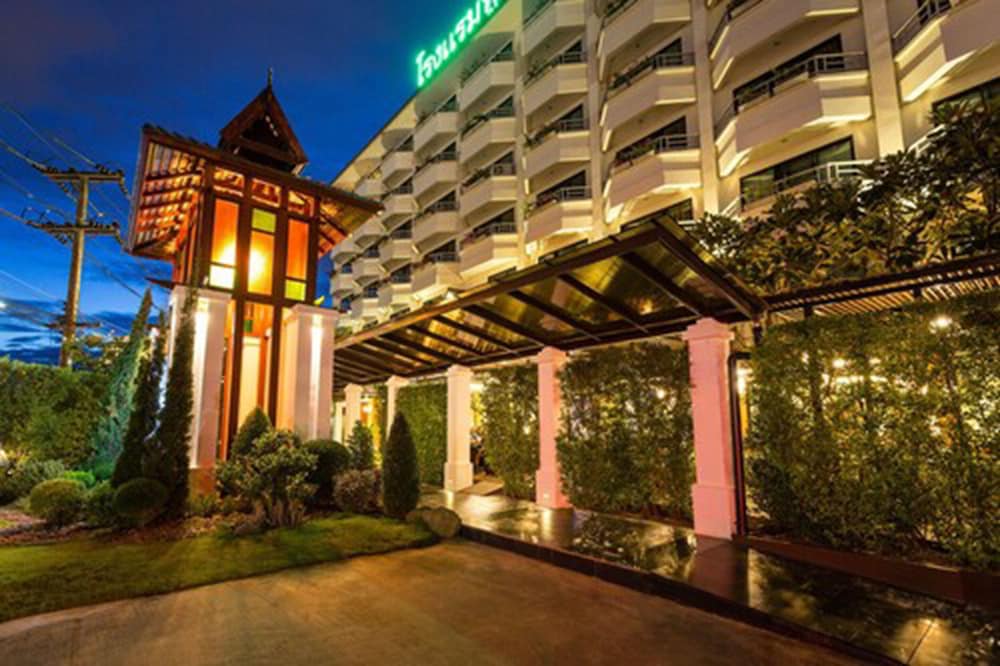ASIA HOTELS GROUP POONPETCH CHIANG MAI