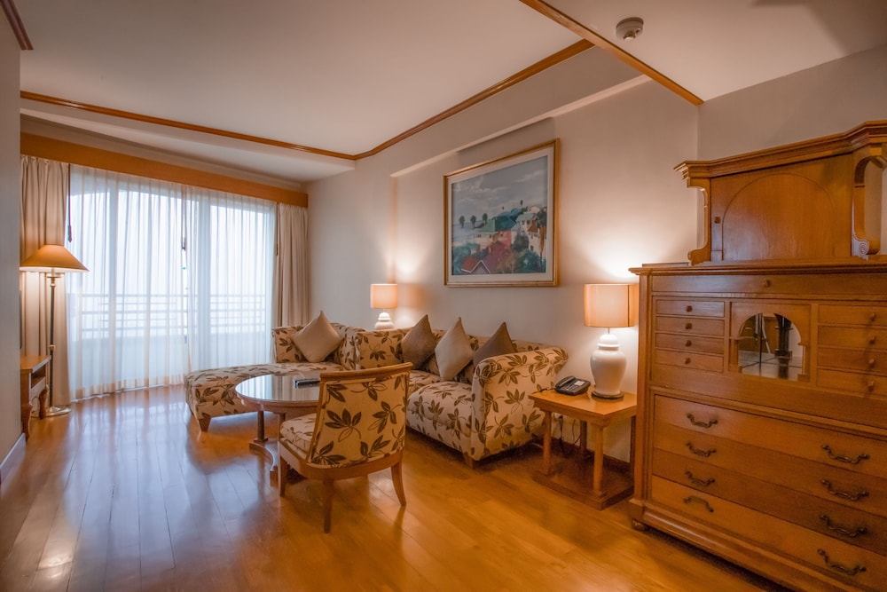 The Royal Paradise Hotel & Spa