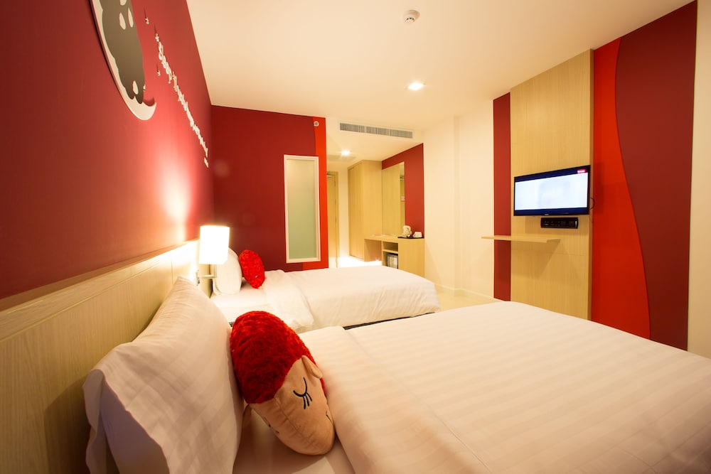 Sleep With Me Design Hotel @ Patong