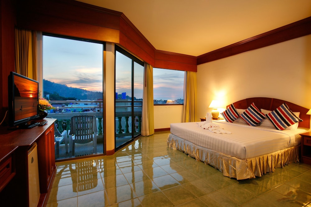 Jiraporn Hill Resort 