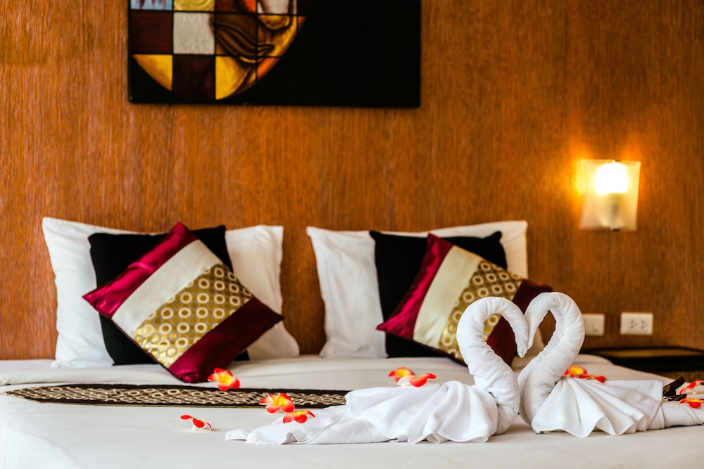 OYO 75321 Gemma Patong