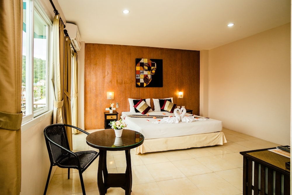 OYO 75321 Gemma Patong