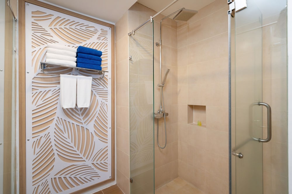 Patong Bay Hill Resort & Spa