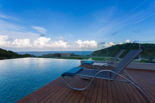 Crest Resort & Pool Villas