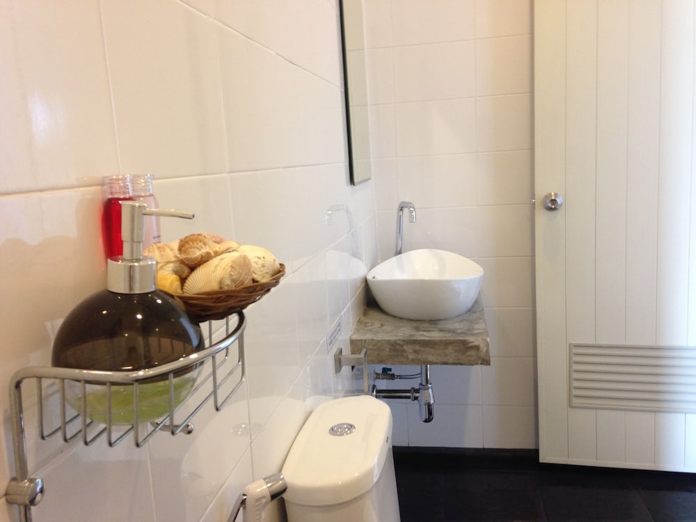 Chino Town Gallery Alley