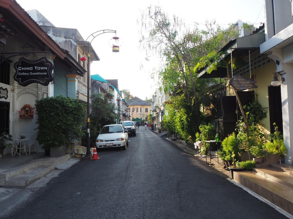 Chino Town Gallery Alley