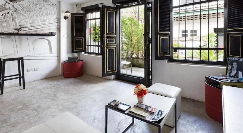 Chino Town Gallery Alley