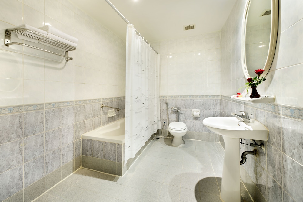 Royal Rattanakosin Hotel