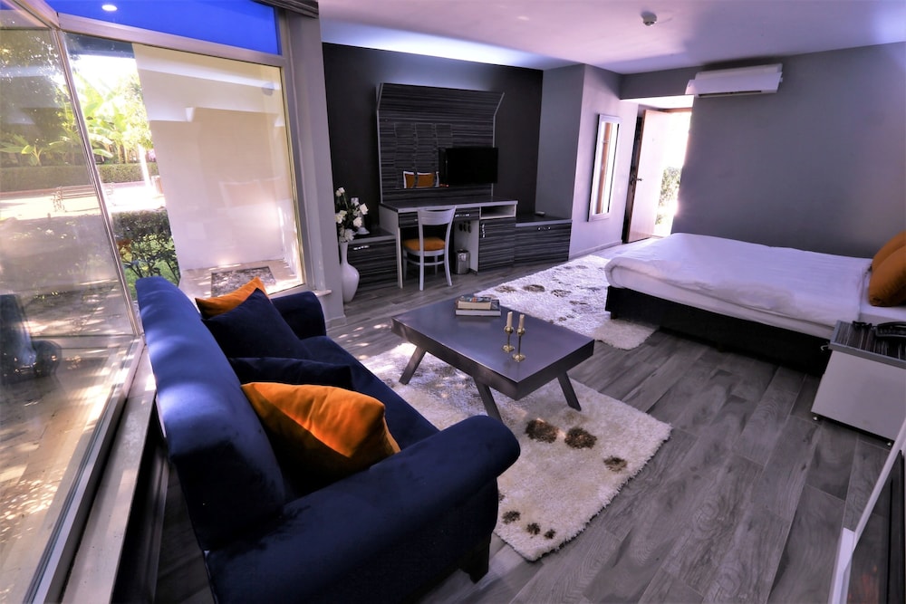 Cetinel Tesisleri Green Club