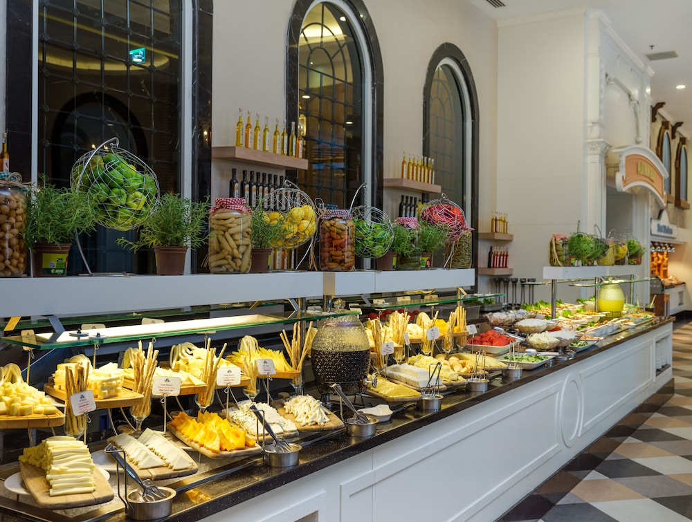 Rubi Platinum Spa Resort & Suites