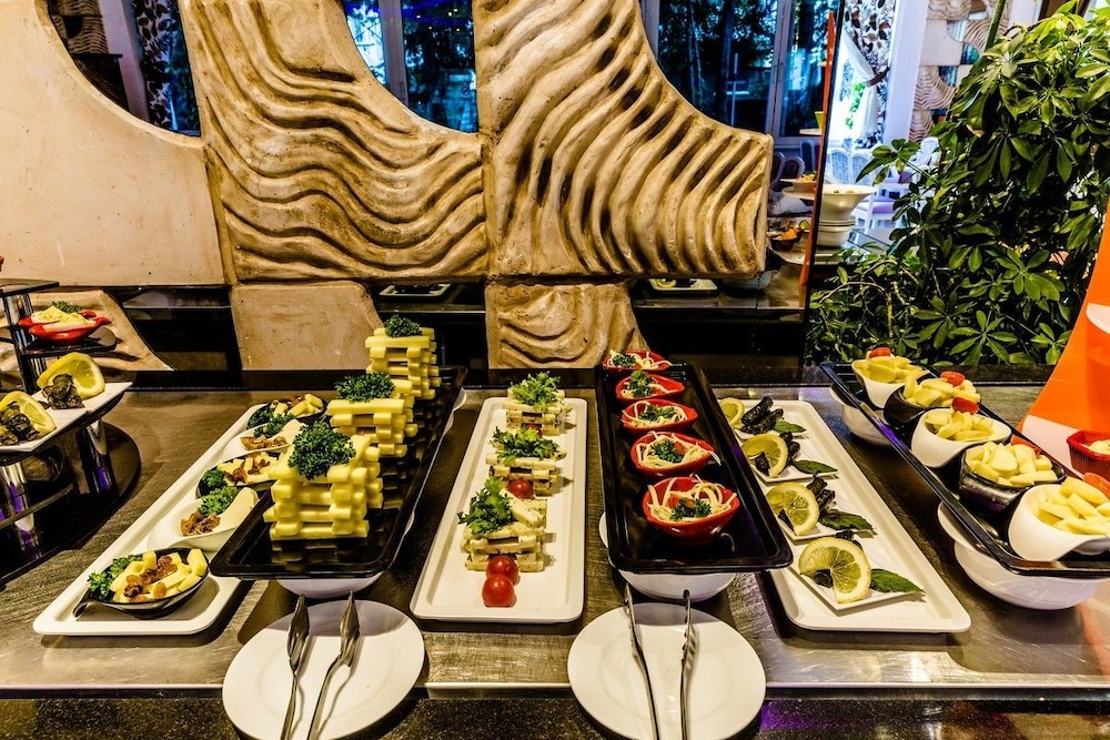 L'Etoile Beach Hotel