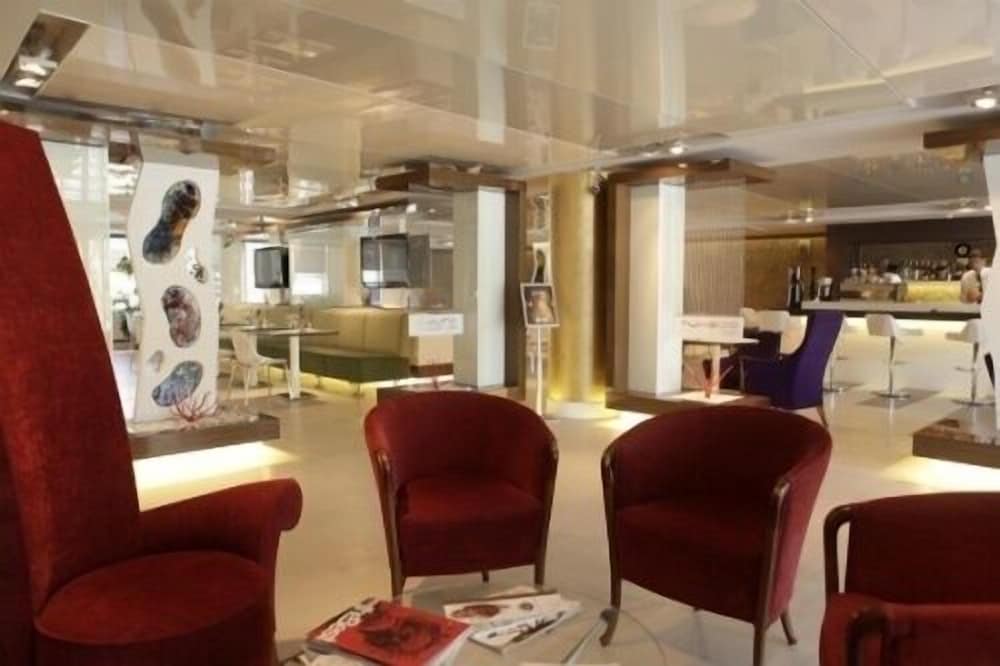 No 19 Boutique Hotel