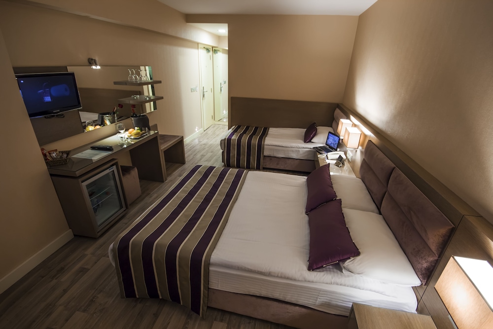 The New Hotel Zeybek