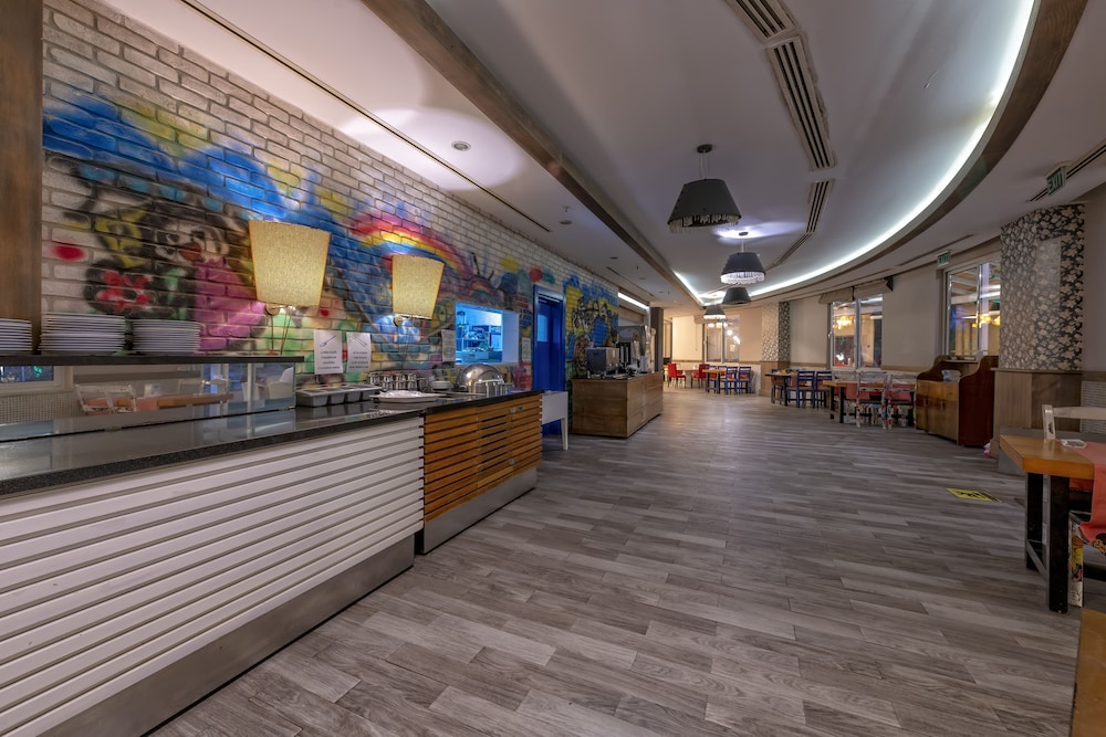 LRS Port River Hotel & Spa