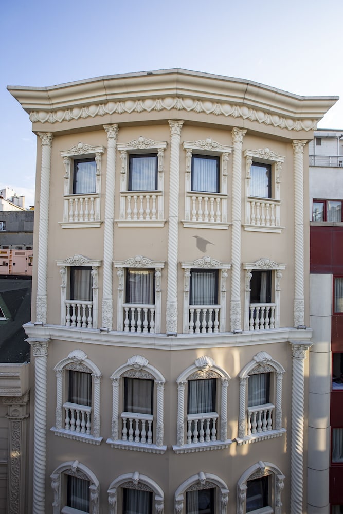 Laleli Blue Marmaray Hotel