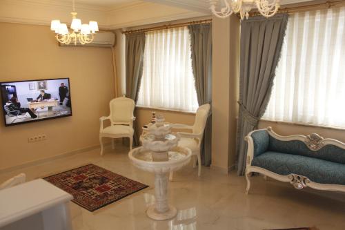 Divan-i Ali Hotel