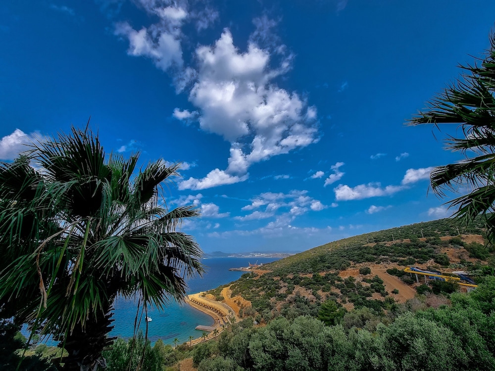 Bodrum Holiday Resort & Spa