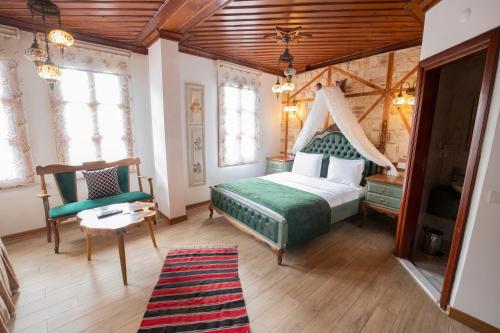 White Garden Pansion