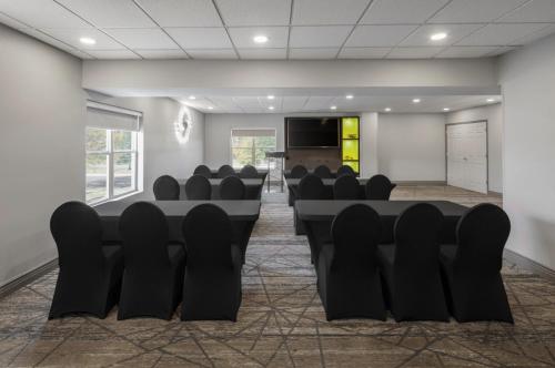 La Quinta Inn & Suites by Wyndham Lexington Park - Patuxent