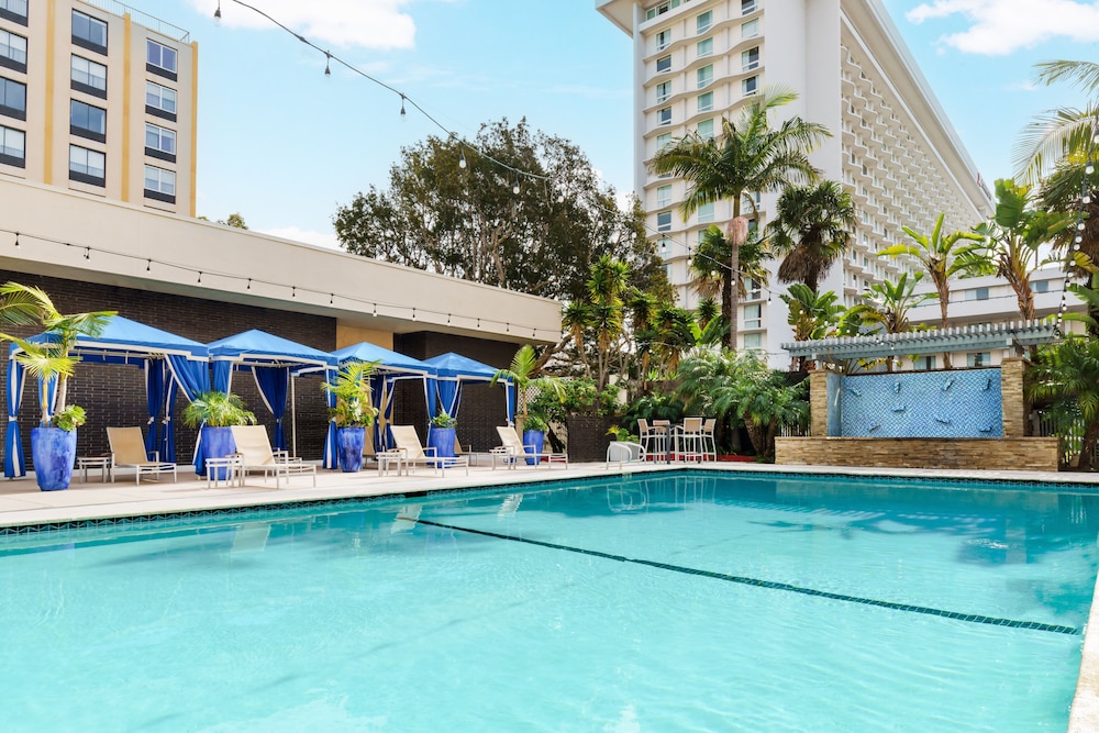 Four Points by Sheraton Los Angeles International Airport