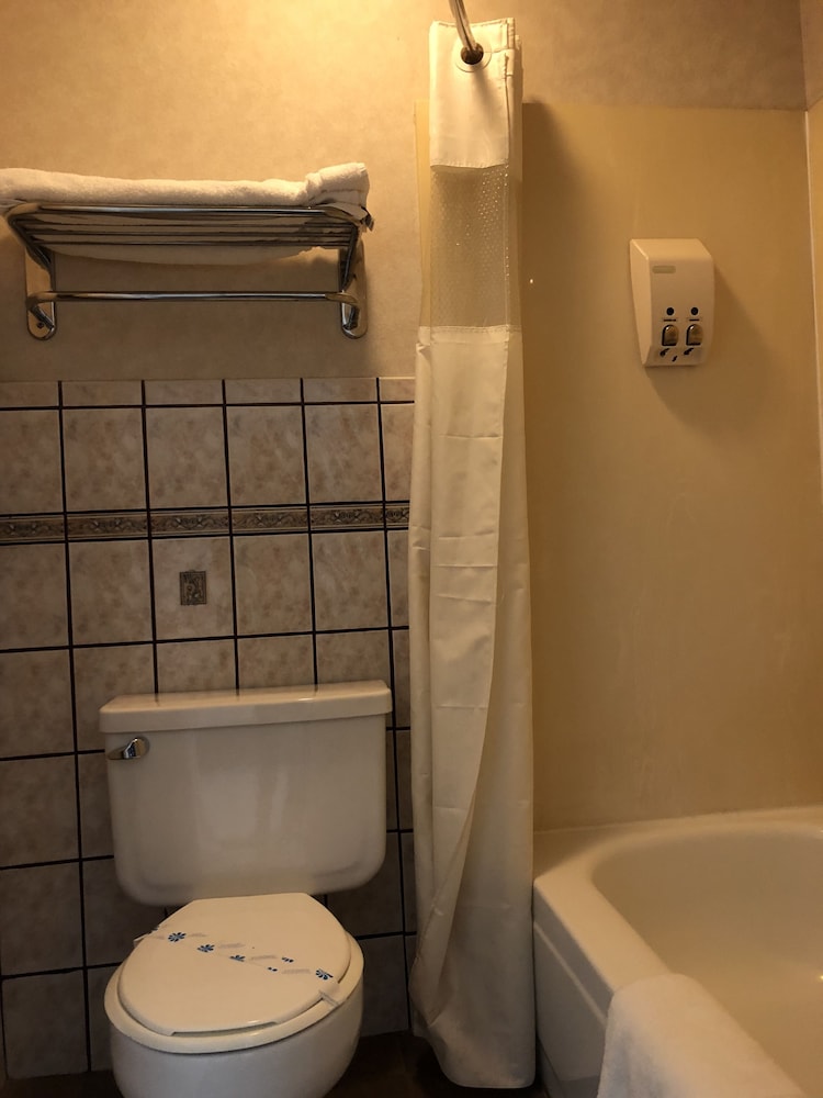 Travelers Inn Lawndale