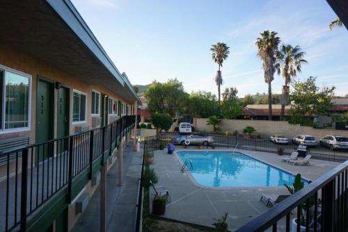 Americas Best Value Inn - Thousand Oaks