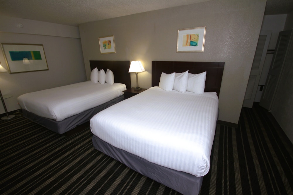 The Atrium Hotel & Suites DFW Airport