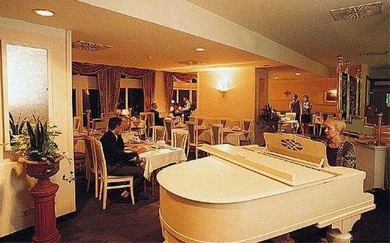 Shodlik Palace Hotel