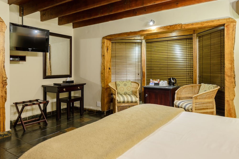 Mongena Private Game Lodge