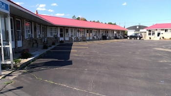 Maple Leaf Motel