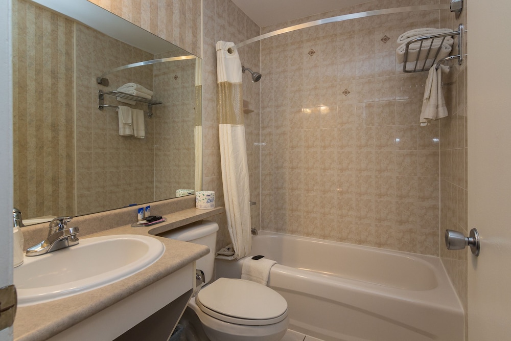 Canadas Best Value Inn Chinook Station