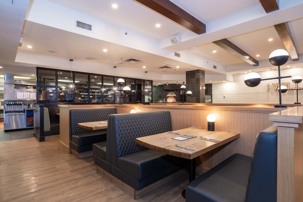 Sandman Signature Calgary Downtown Hotel