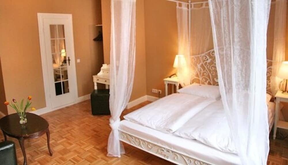 Hotel Maison Am Olivaer Platz