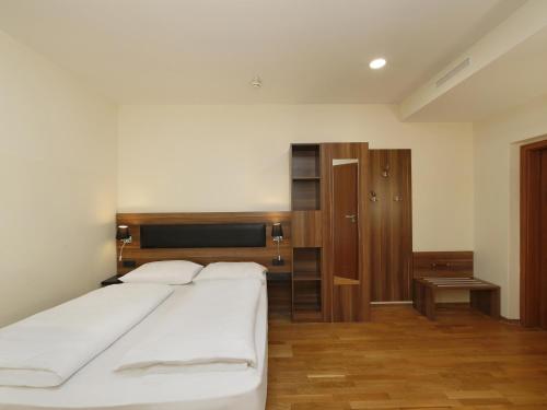 B&B HOTEL Berlin-Adlershof