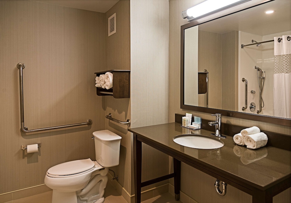 Hampton Inn By Hilton Ottawa Airport
