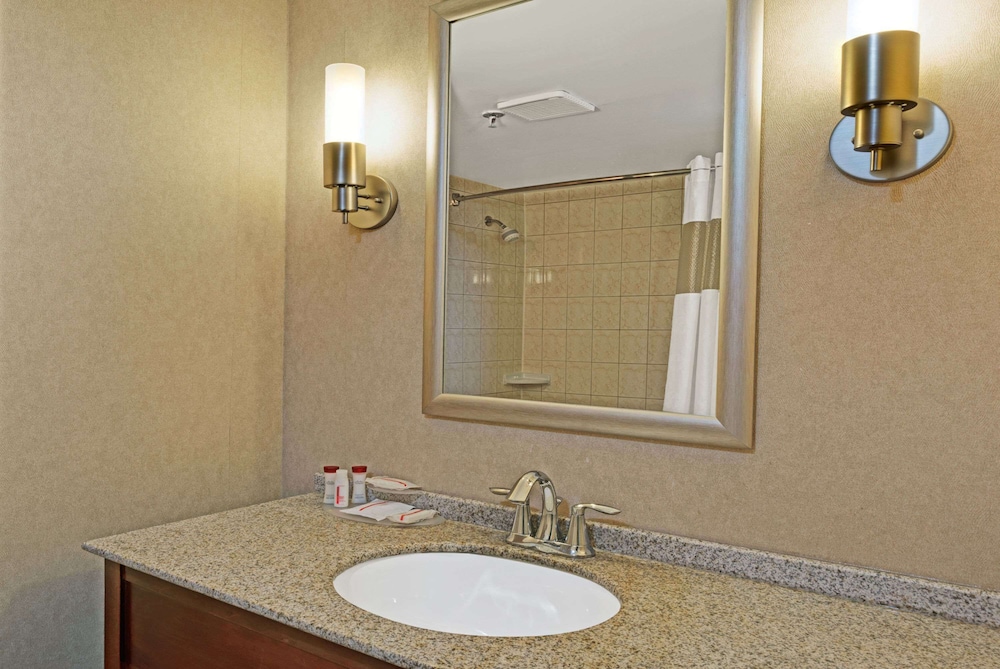 Ramada by Wyndham Niagara Falls/Fallsview