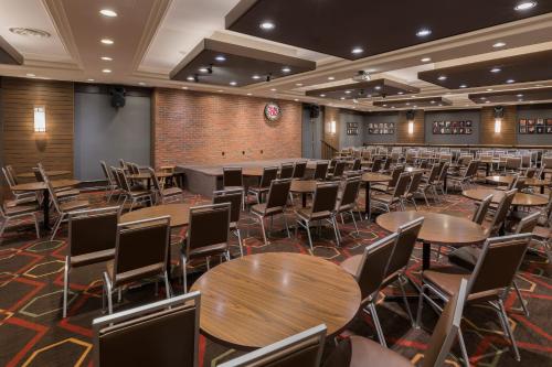 Wyndham Grand Fallsview Hotel