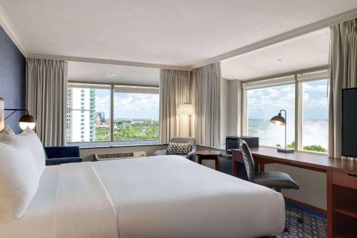 Wyndham Grand Fallsview Hotel
