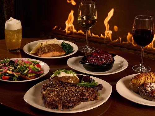 Wyndham Grand Fallsview Hotel